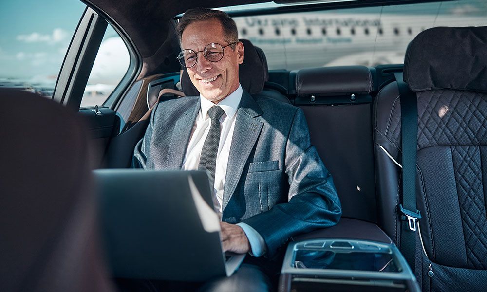 Airport Transfers with Swindon Executive Holiday Cars